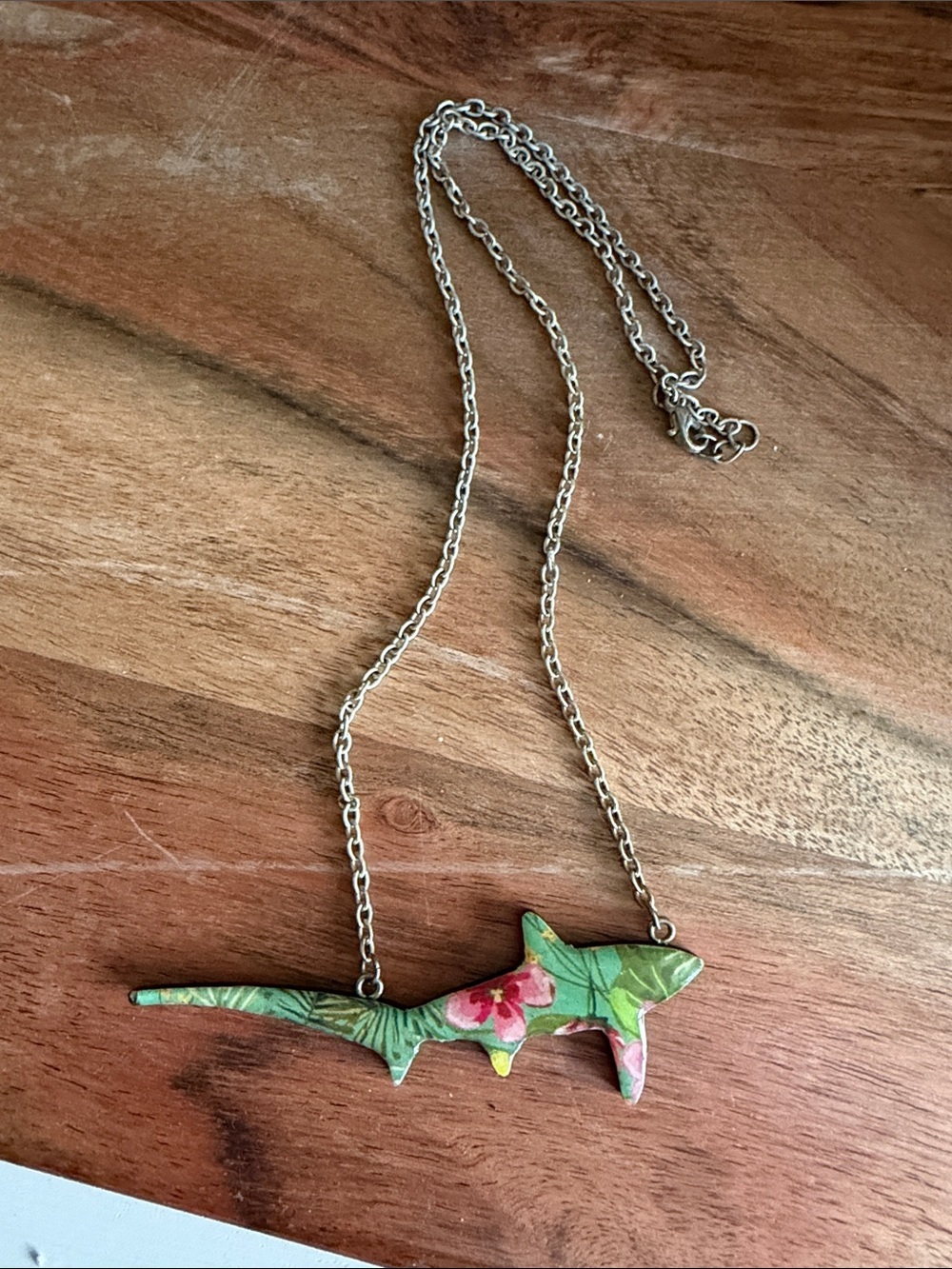 Floral Wooden Shark Pendant Necklace - Green
